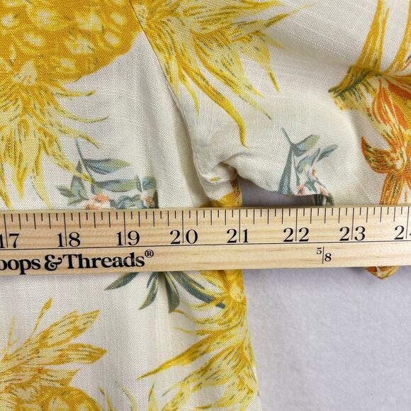 Woman's Linen Blend Pineapple Hawaiian Shirt - Size  Medium Tropical Vacation - Picture 8 of 9